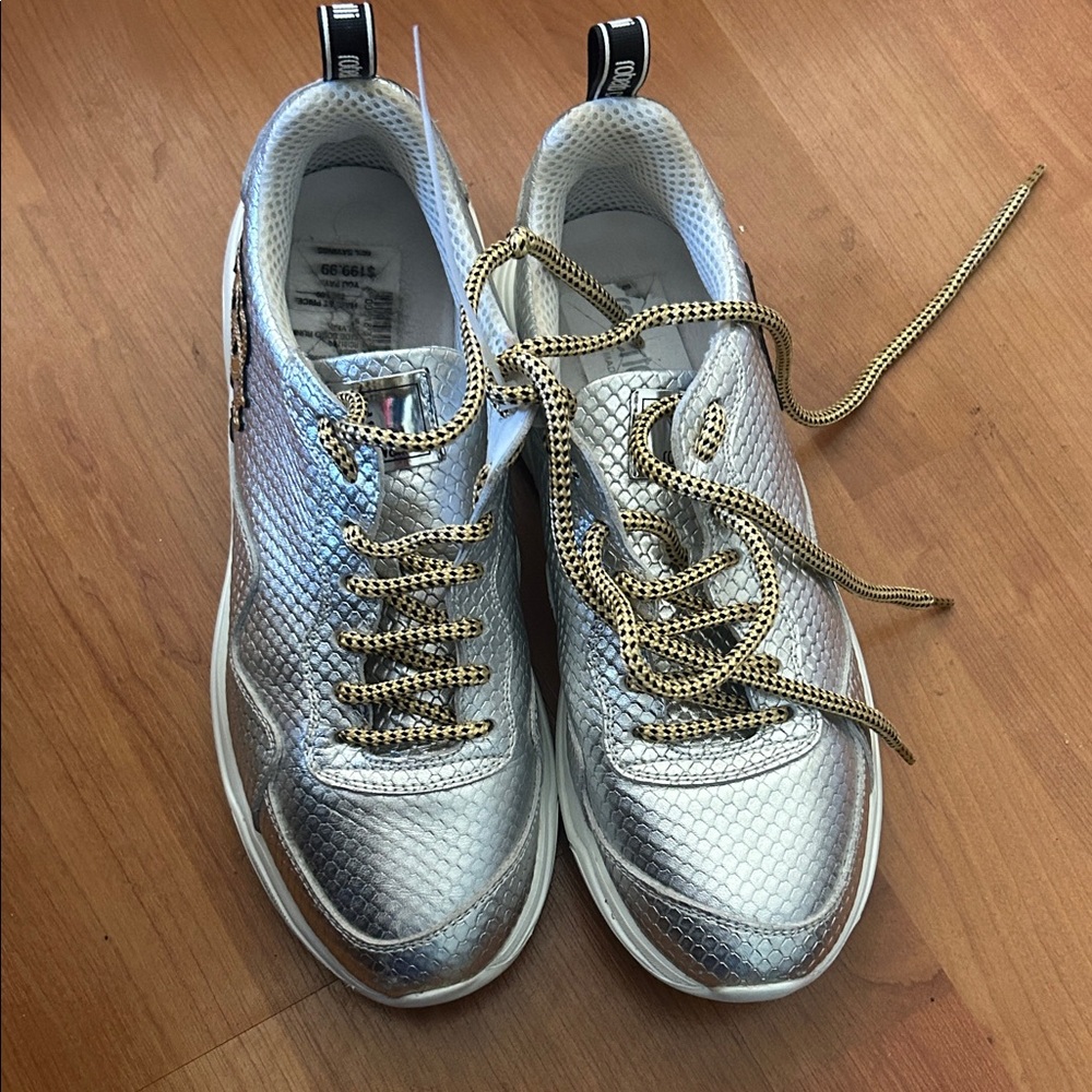 Roberto Cavalli Silver Snakeskin-Textured Sneakers with Gold Laces Men’s
